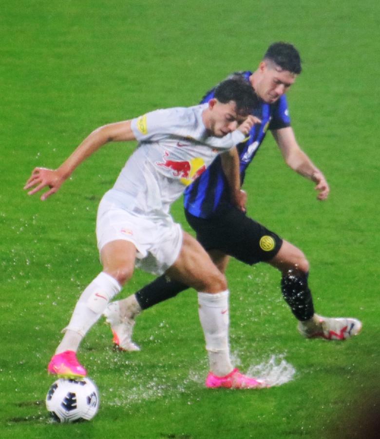 孔特与因扎吉对巴斯托尼的培养:两位名帅如何打造世界级中卫