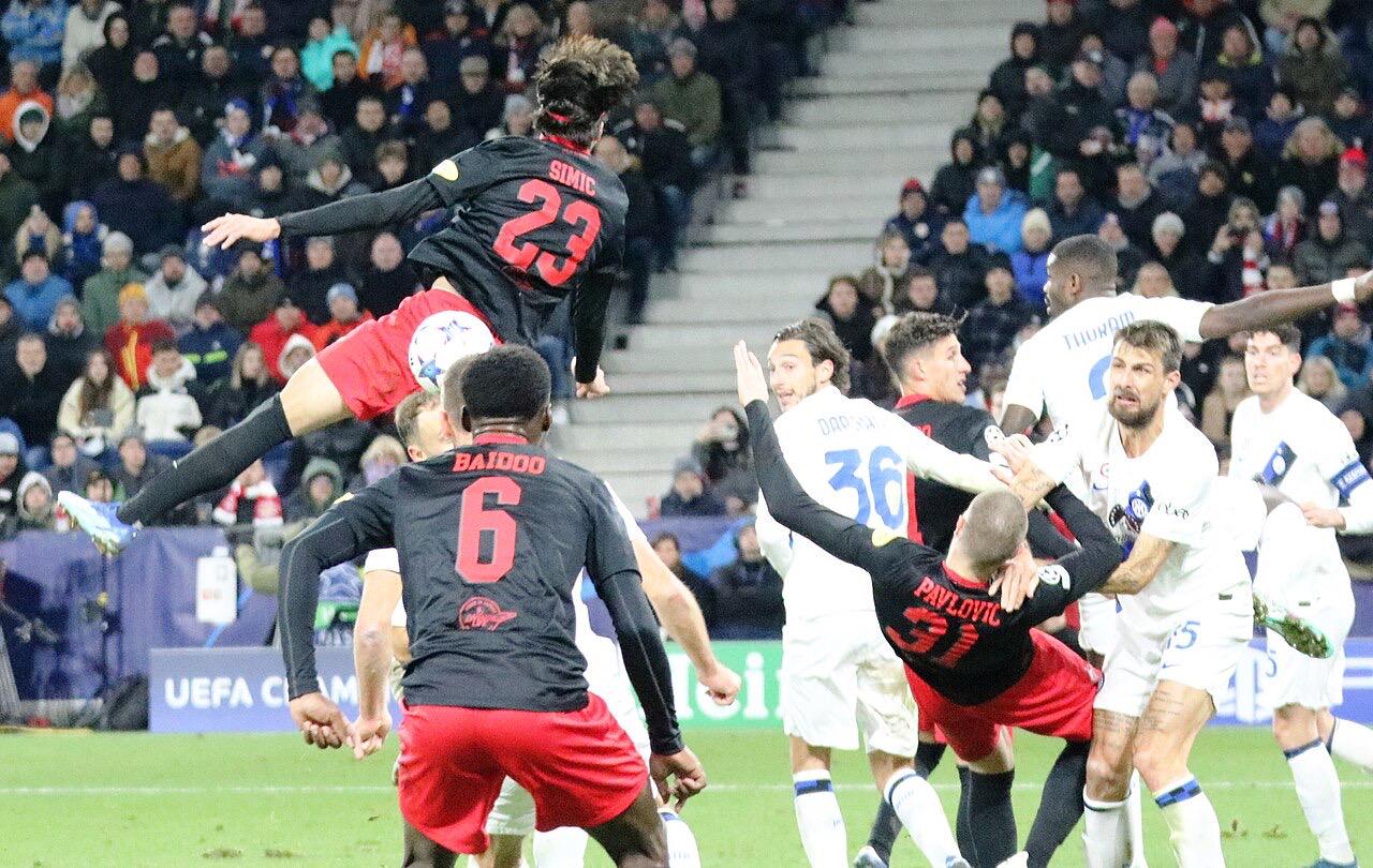 巴斯托尼在国米三后卫体系中的角色：左中卫战术定位全解析